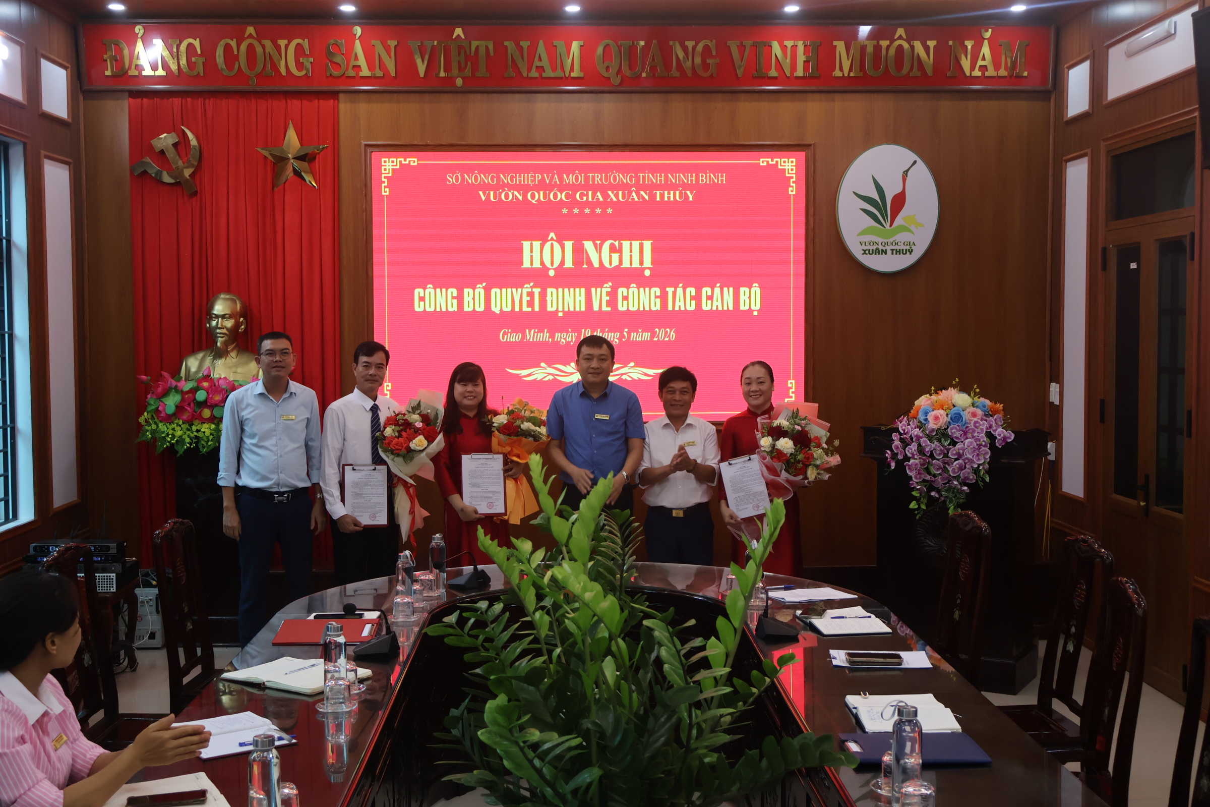 tin tức